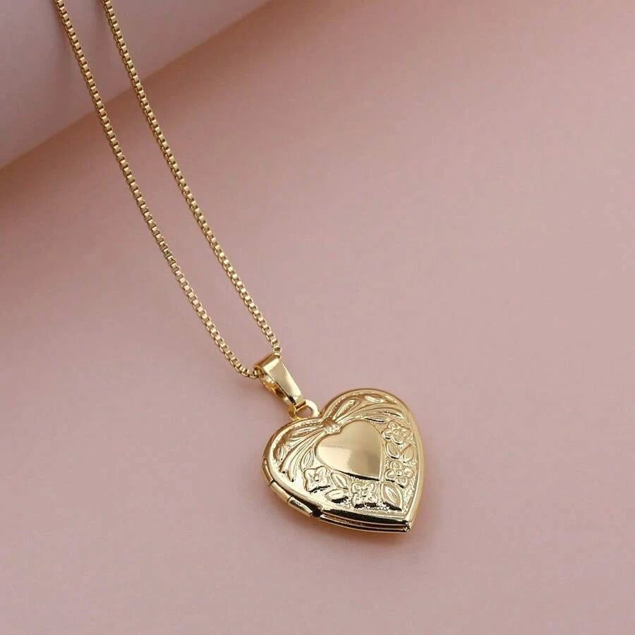 Vintage Lace Heart Photo Pendant Necklace