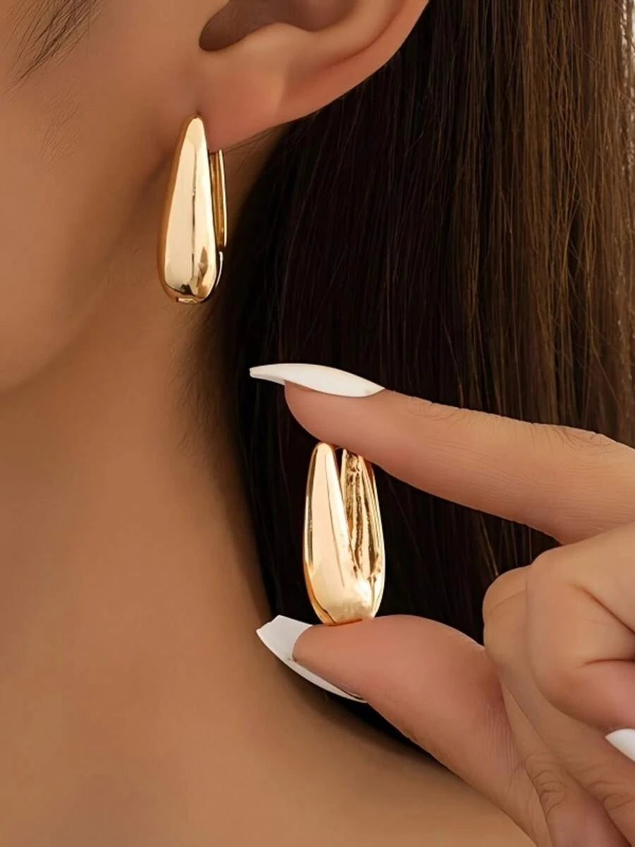 Old Money Teardrop Hoop Earrings