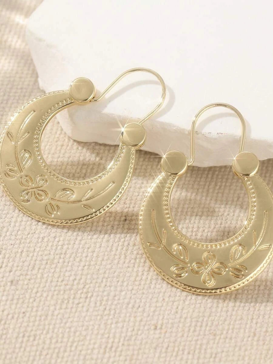 Classic Vintage Gold Carved Round Earrings