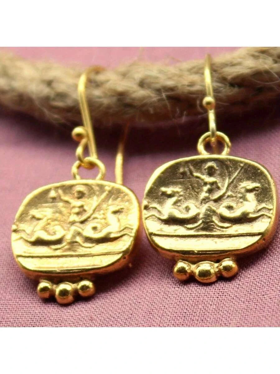 Retro Golden Coin Dangle Earrings