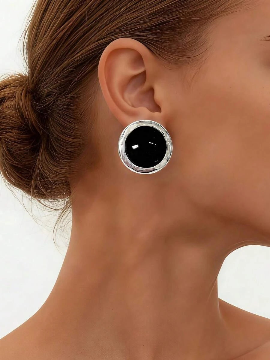 Retro Gold-Plated Black Round Earrings
