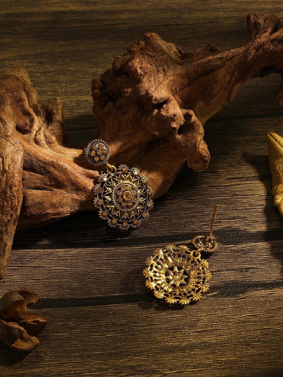 Vintage Floral Hollow Hoop Earrings