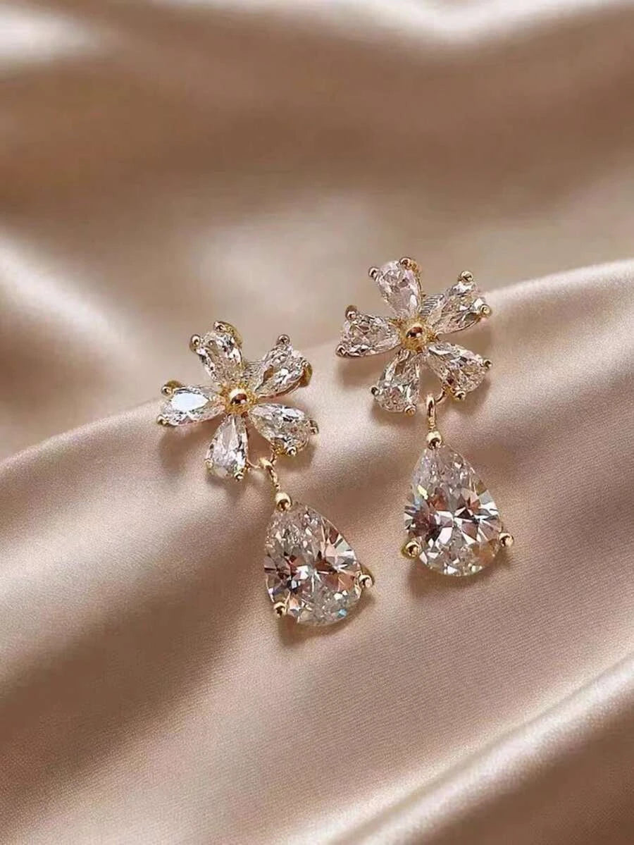 Vintage Water Drop Bowknot Earrings