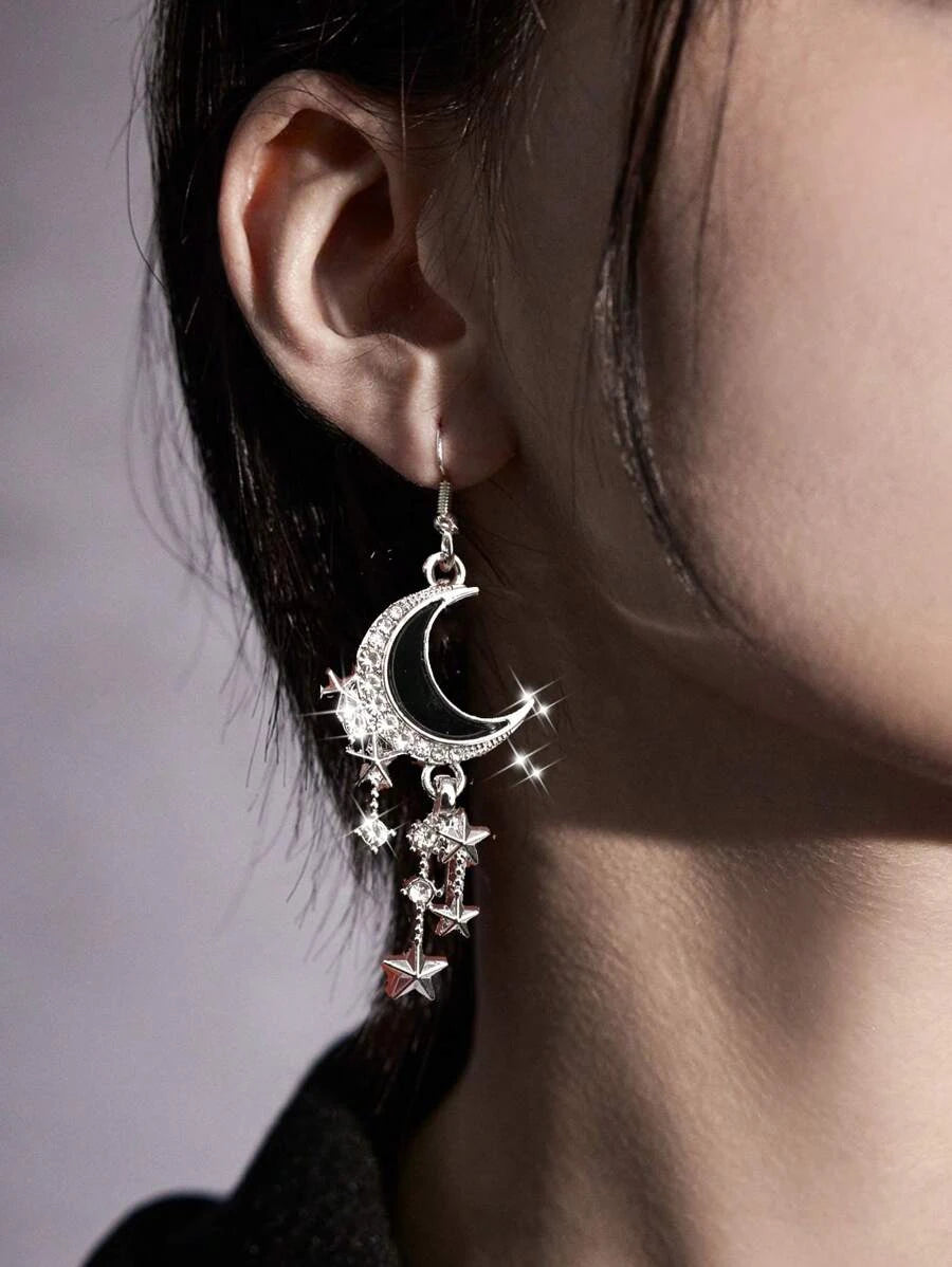 Retro Gothic Crescent Moon Drop Earrings