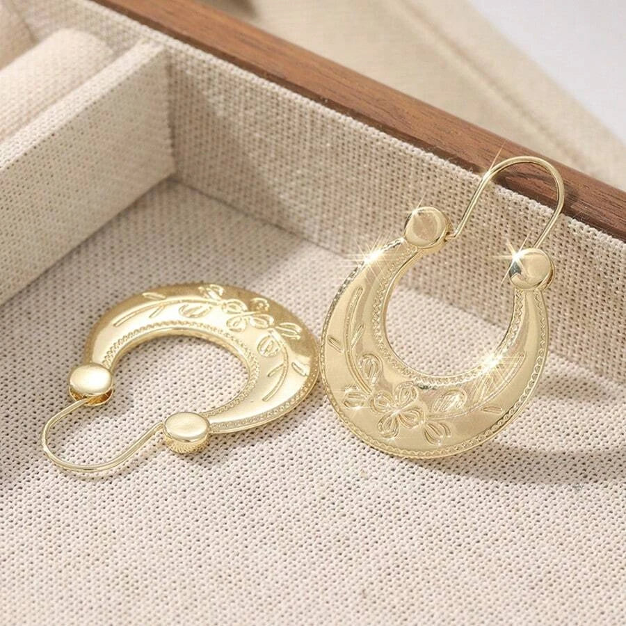 Classic Vintage Gold Carved Round Earrings