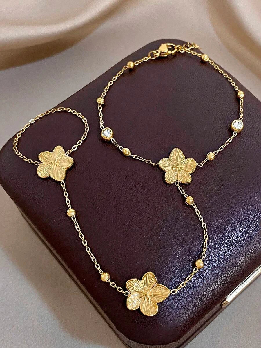 Four Leaf Clover Zirconia Finger Bracelet