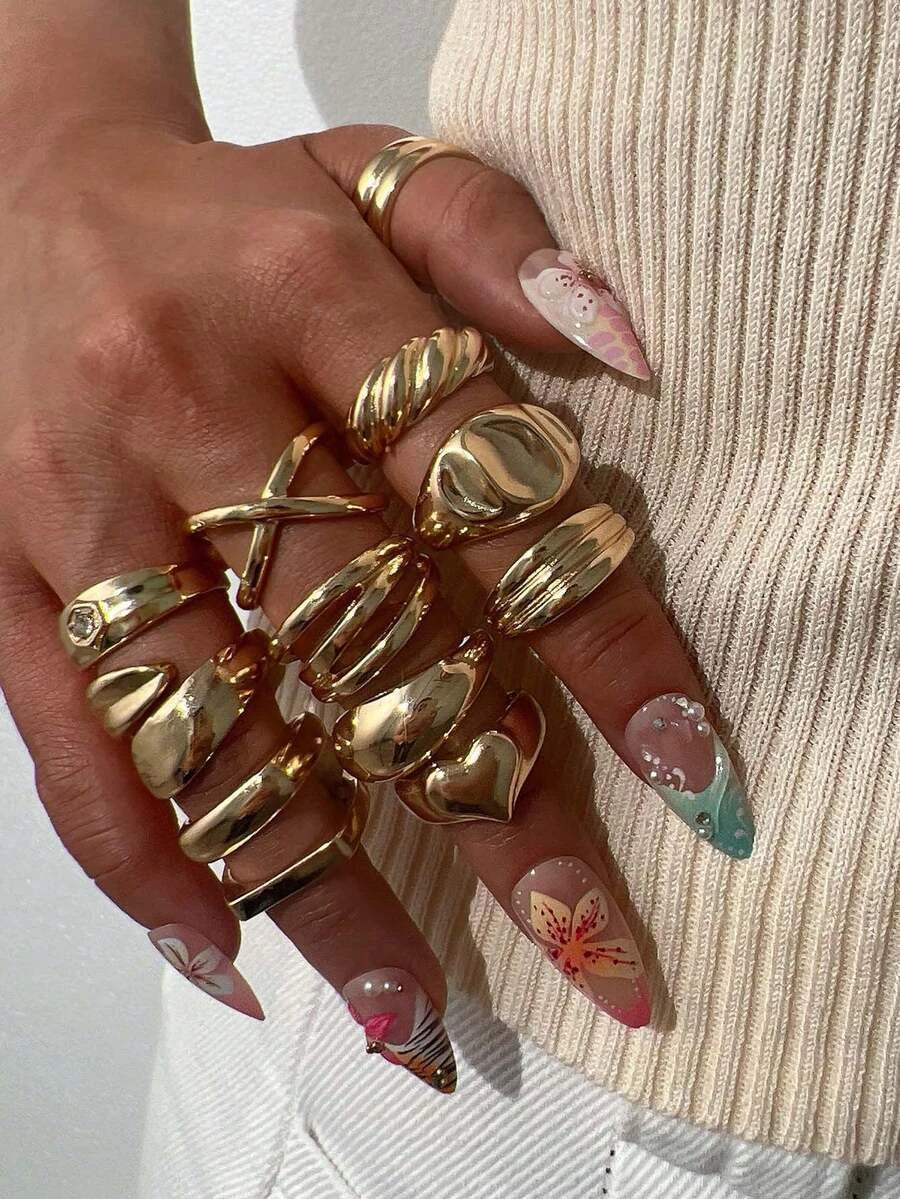 12pcs Vintage Old Money Style Elegant Geometric Hollow Heart Wave Line Design Rings Set For Women Daily Wear
