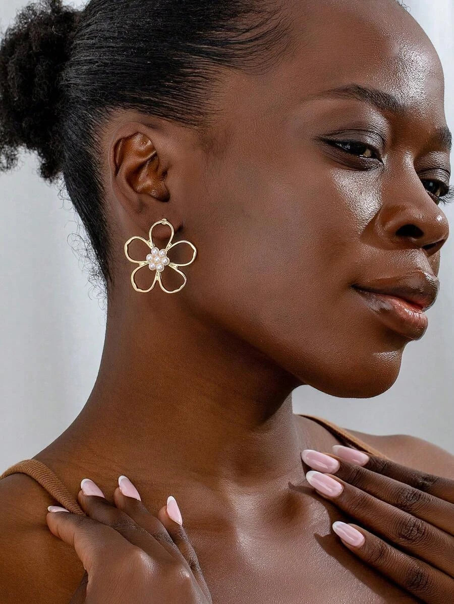 Geometric Faux Pearl Petal Earrings