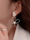 Geometric Faux Pearl Petal Earrings