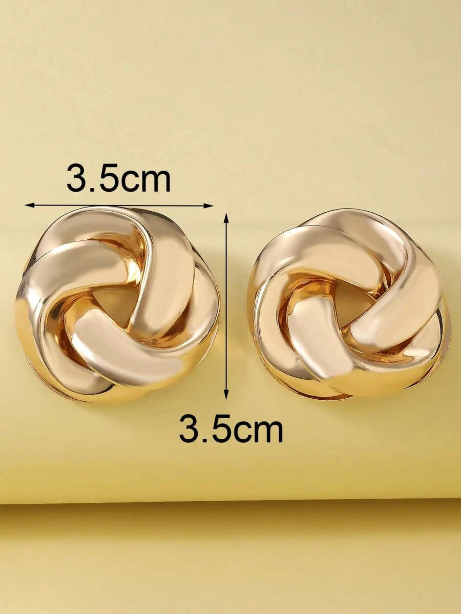 Geometric Old Money Gold Earring Studs