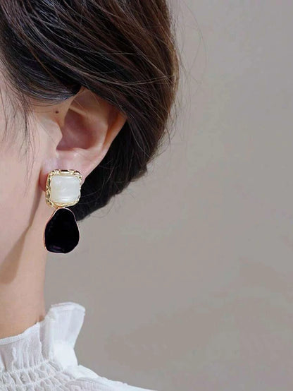 Burgundy Retro Square Asymmetrical Earrings