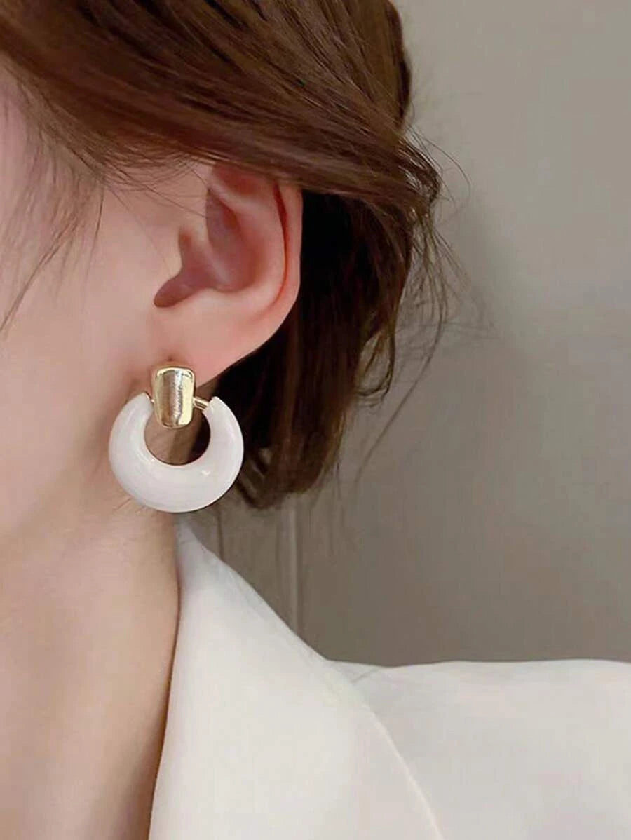 Vintage White Drip Geometric Earrings