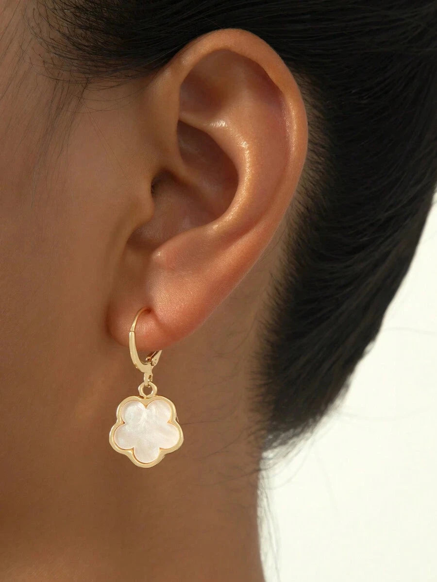 Metal Lucky Clover Pendant Earrings