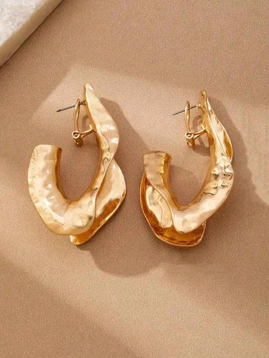 Asymmetrical Geometric Curved Stud Earrings