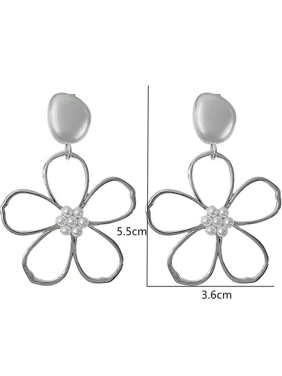 Geometric Faux Pearl Petal Earrings