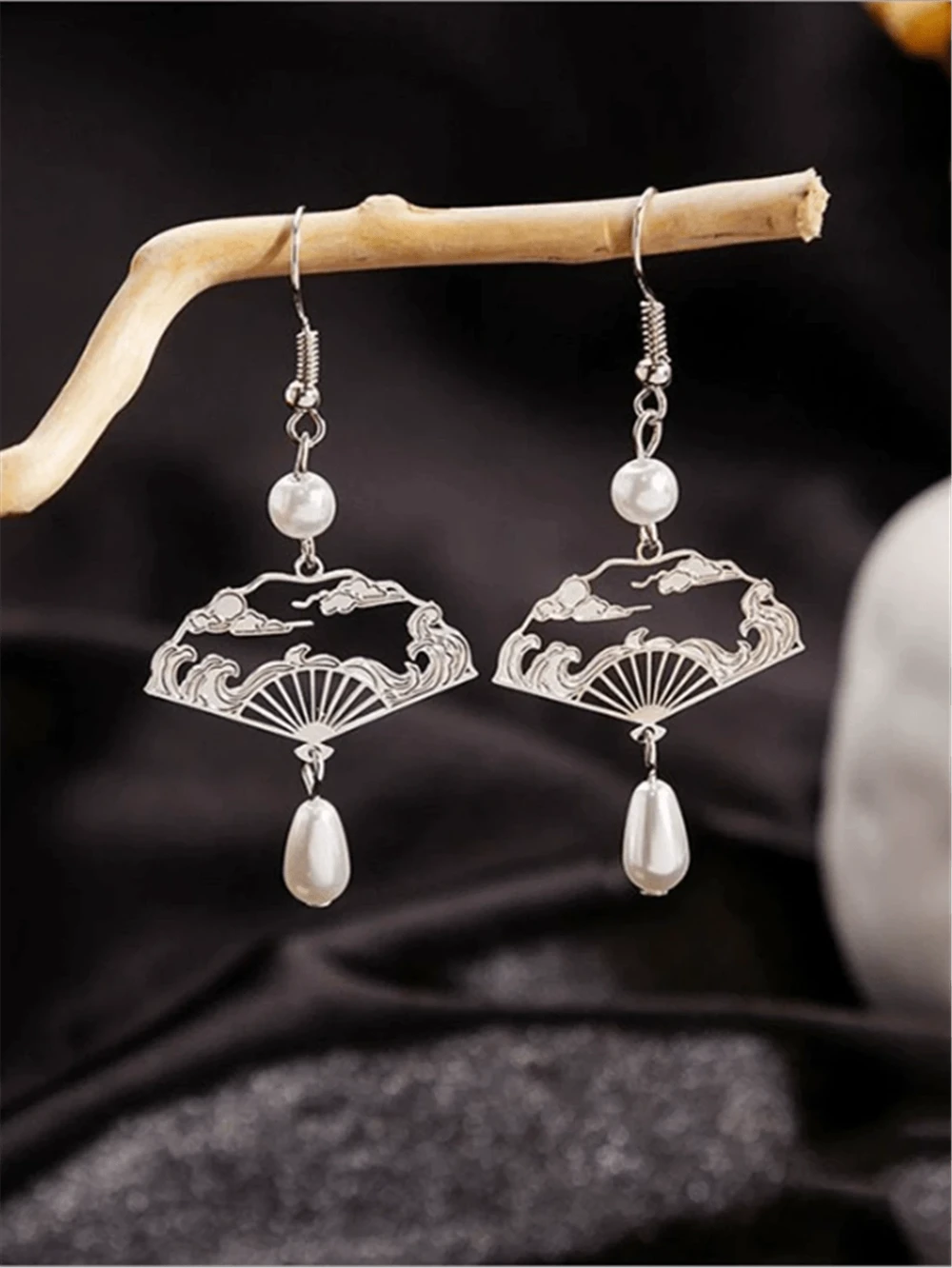 Chinese Silver Fan-Shaped Pearl Earrings