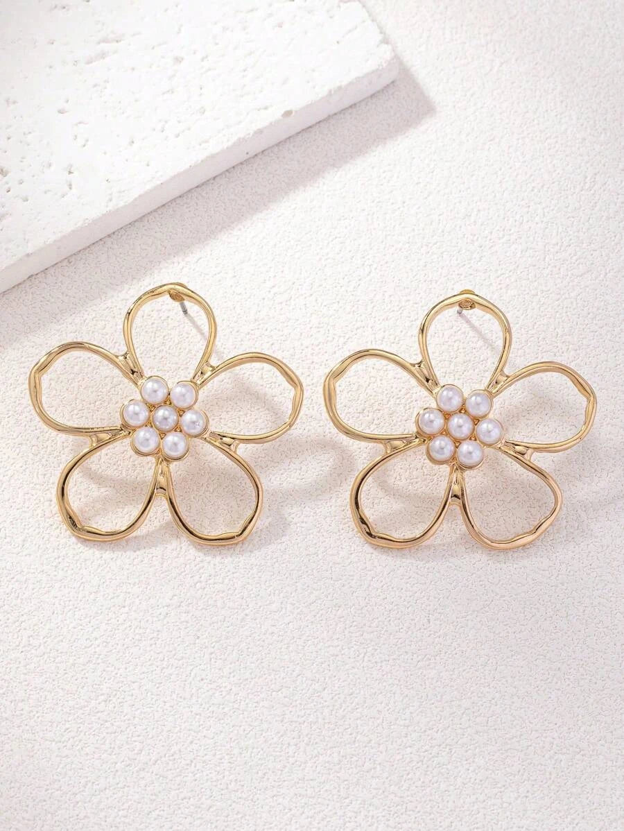 Geometric Faux Pearl Petal Earrings