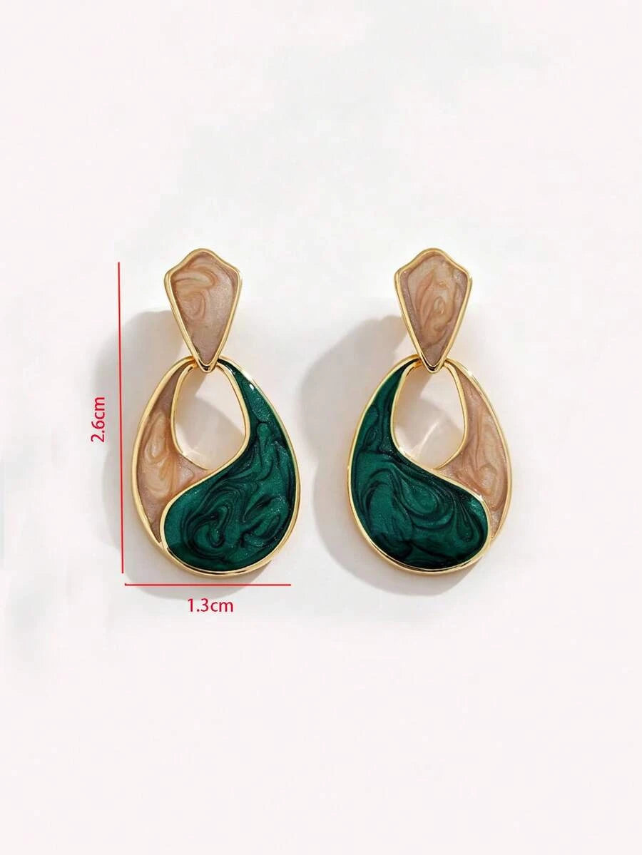 Minimalist Teardrop Earrings