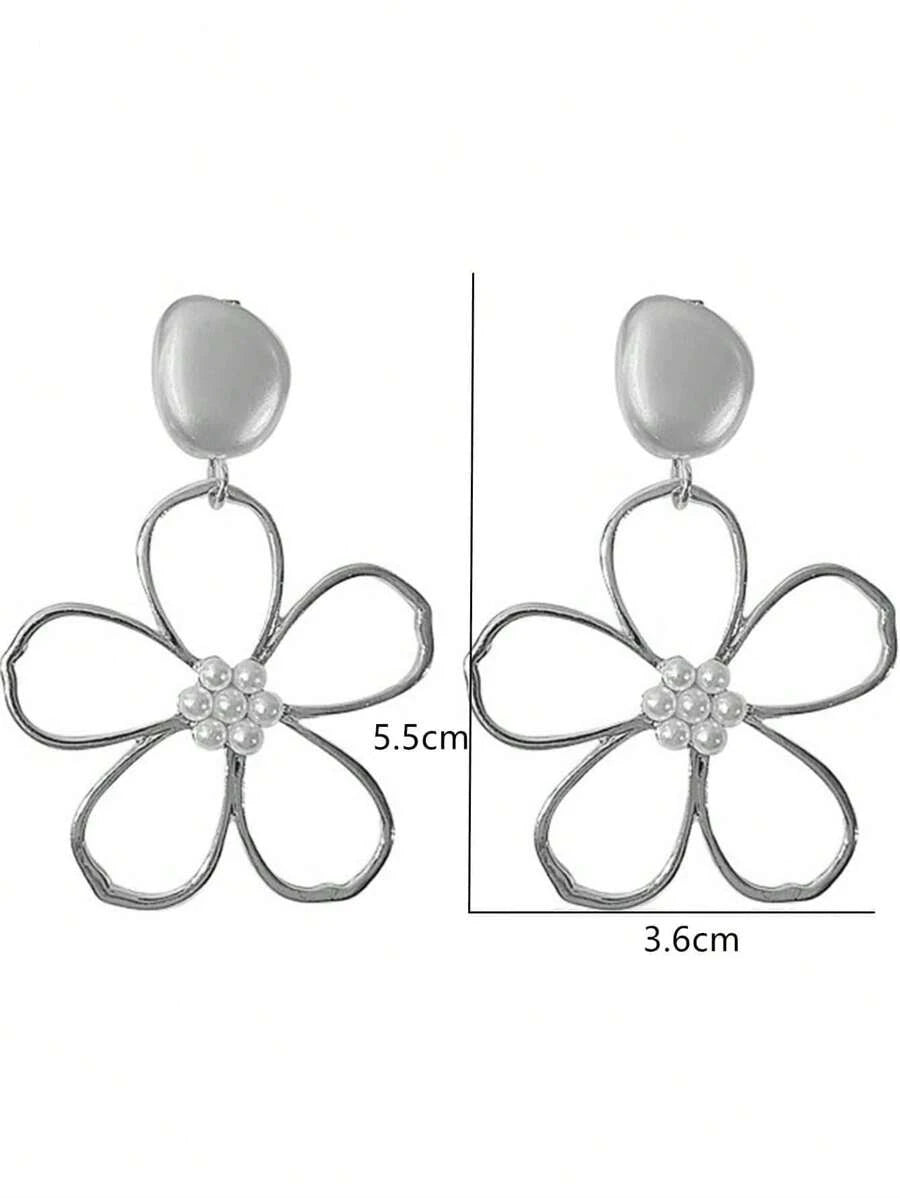 Geometric Faux Pearl Petal Earrings