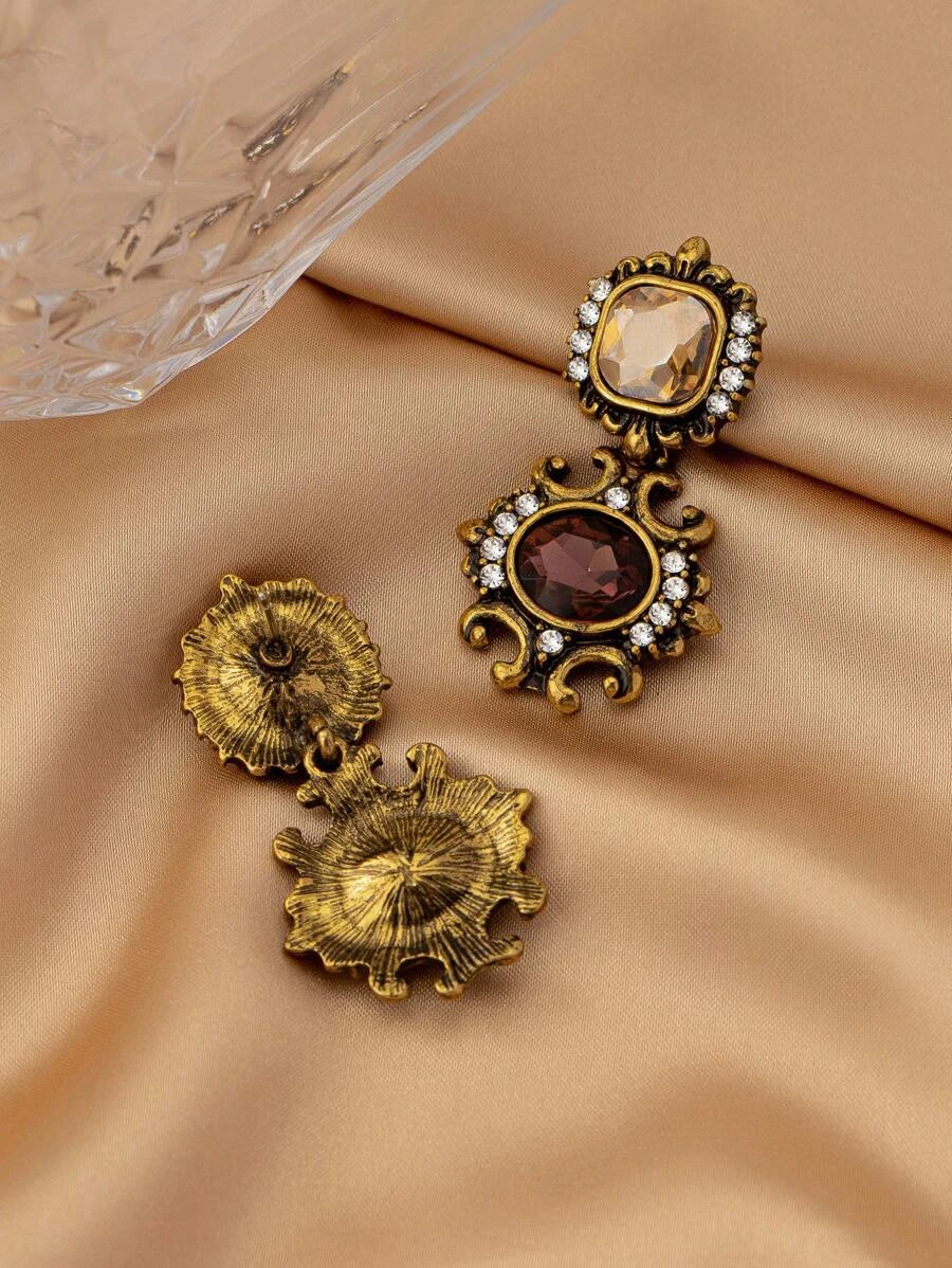 Retro Geometric Oval Rhinestone Stud Earrings