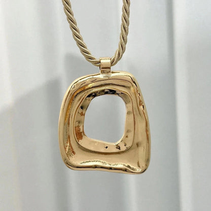 Geometric Pendant Twisted Chain Necklace