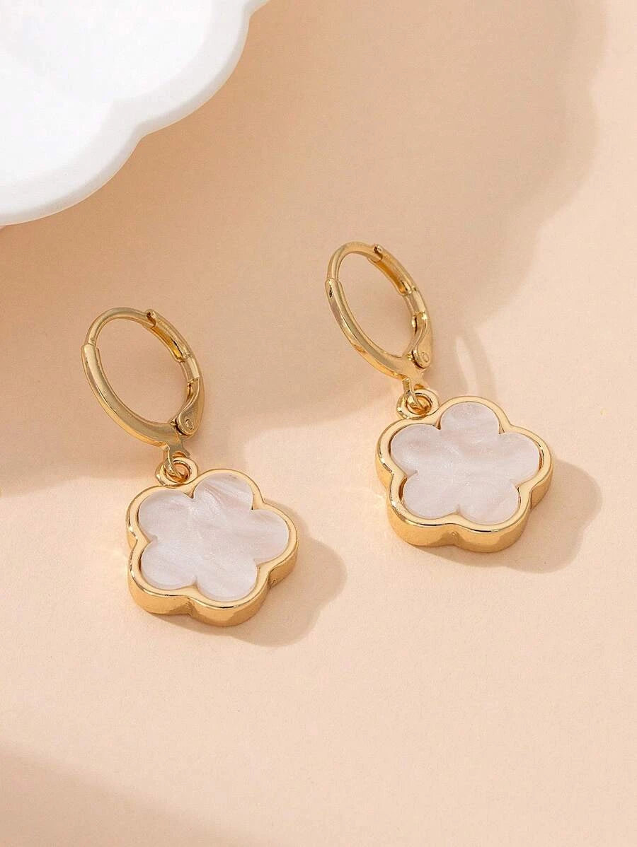 Metal Lucky Clover Pendant Earrings
