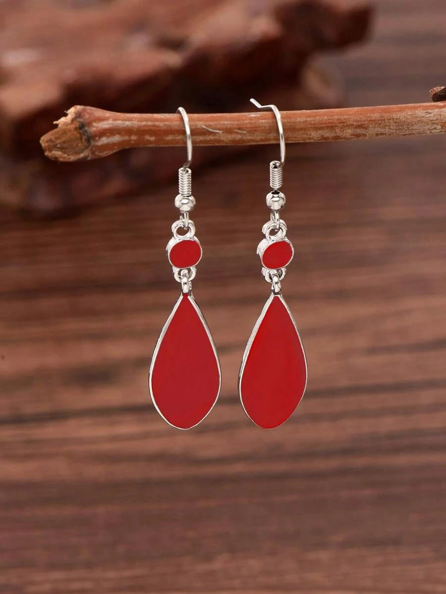 Fashionable Earrings Pair