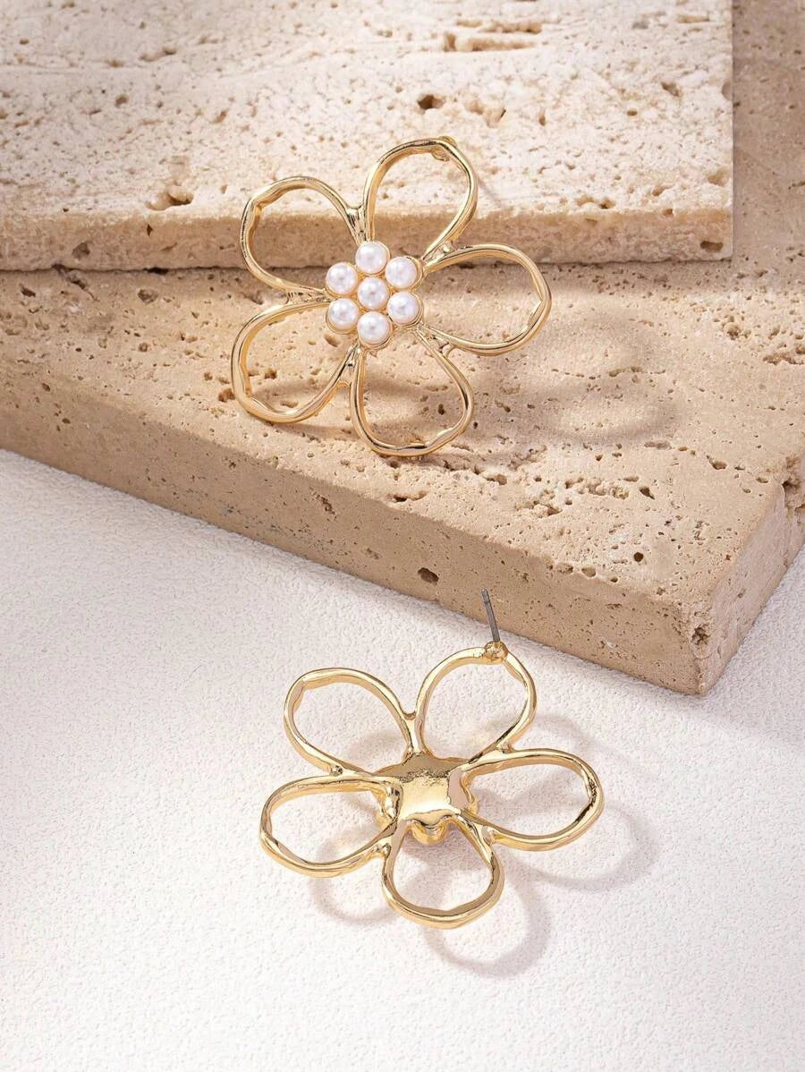 Geometric Faux Pearl Petal Earrings