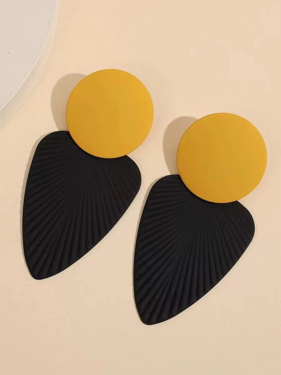 Exaggerated Pearl Leaf Stud Earrings