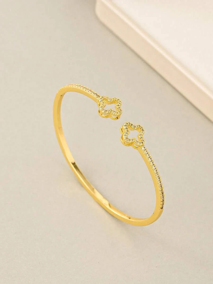 Gold Clover Bracelet Set