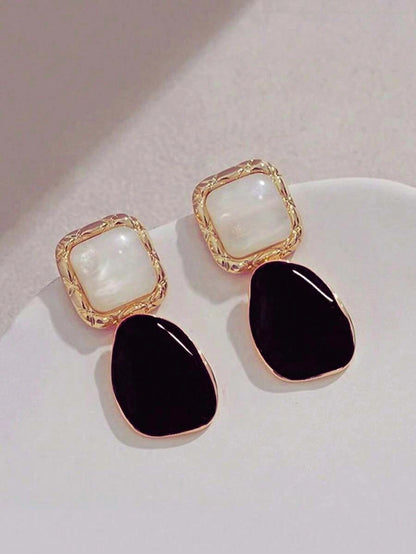 Burgundy Retro Square Asymmetrical Earrings