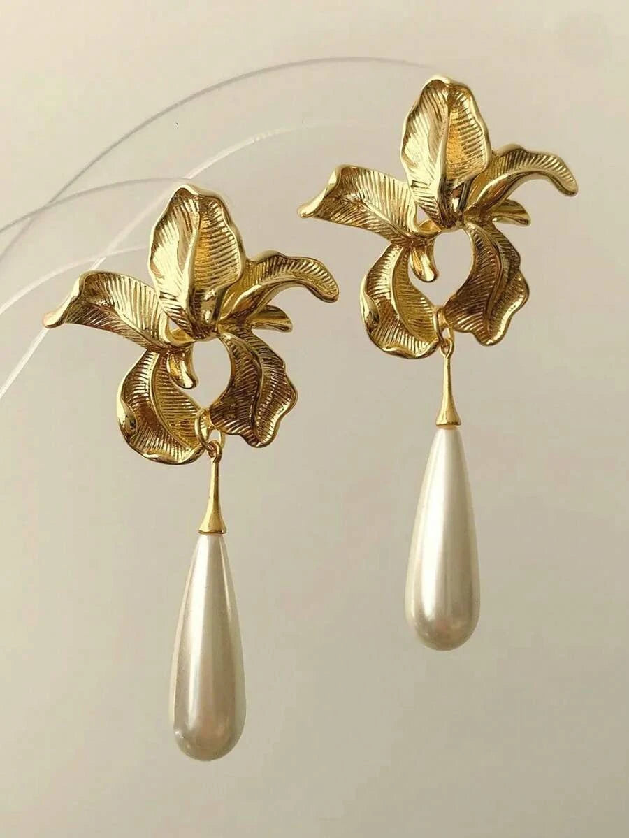Vintage Floral Pearl Bridal Earrings