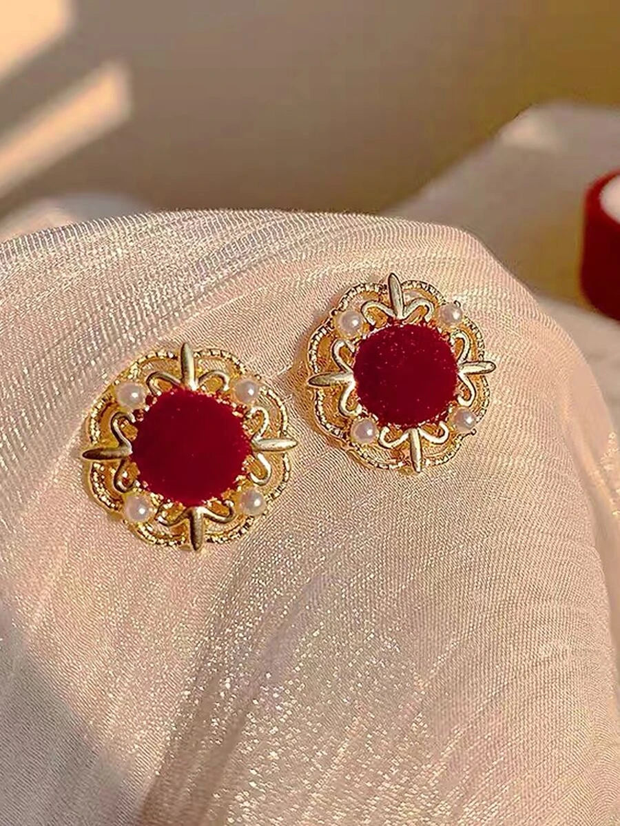 Faux Pearl Decor Stud Earrings
