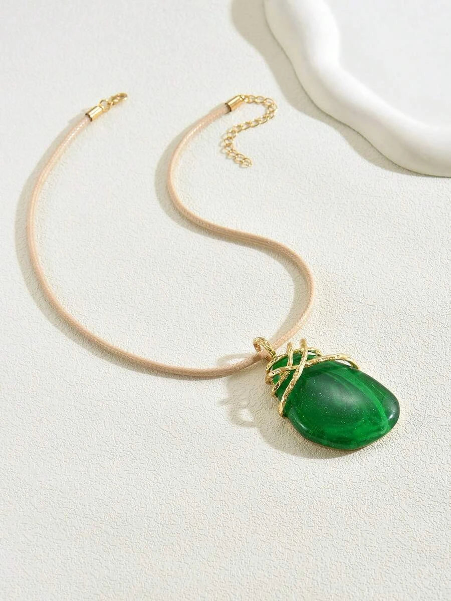 Vintage Gold Geometric Resin Pendant Necklace