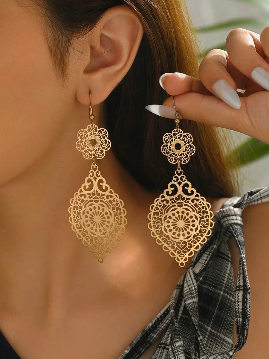 Vintage Floral Hollow Hoop Earrings