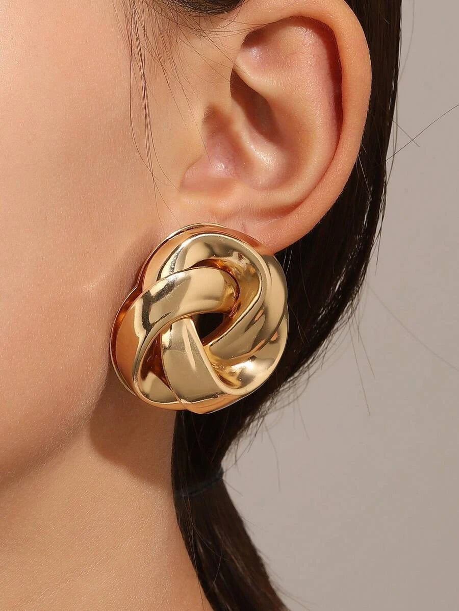 Geometric Old Money Gold Earring Studs