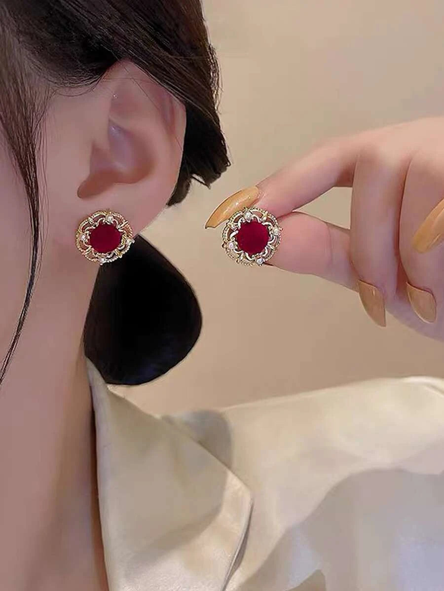 Faux Pearl Decor Stud Earrings