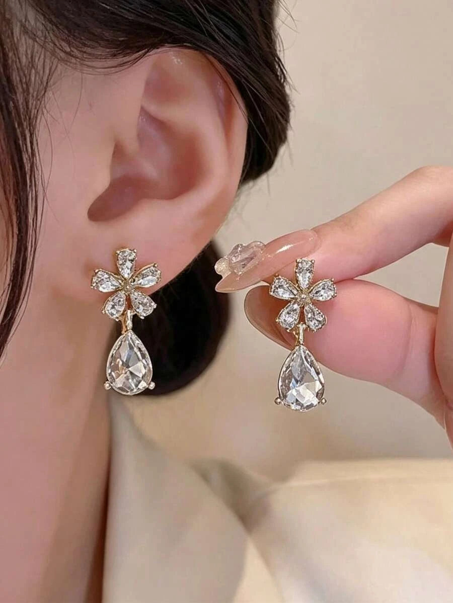 Vintage Water Drop Bowknot Earrings
