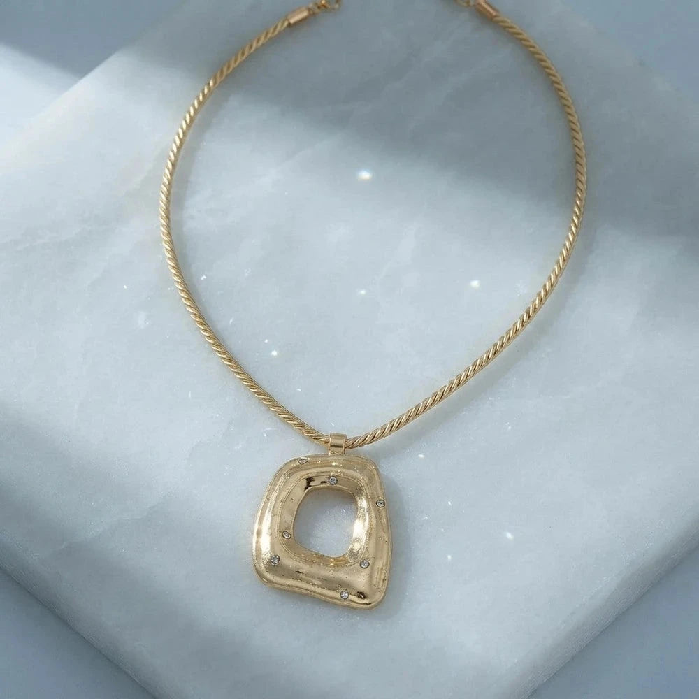 Geometric Pendant Twisted Chain Necklace