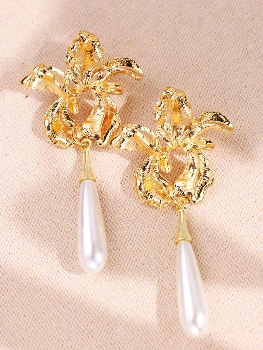 Vintage Floral Pearl Bridal Earrings