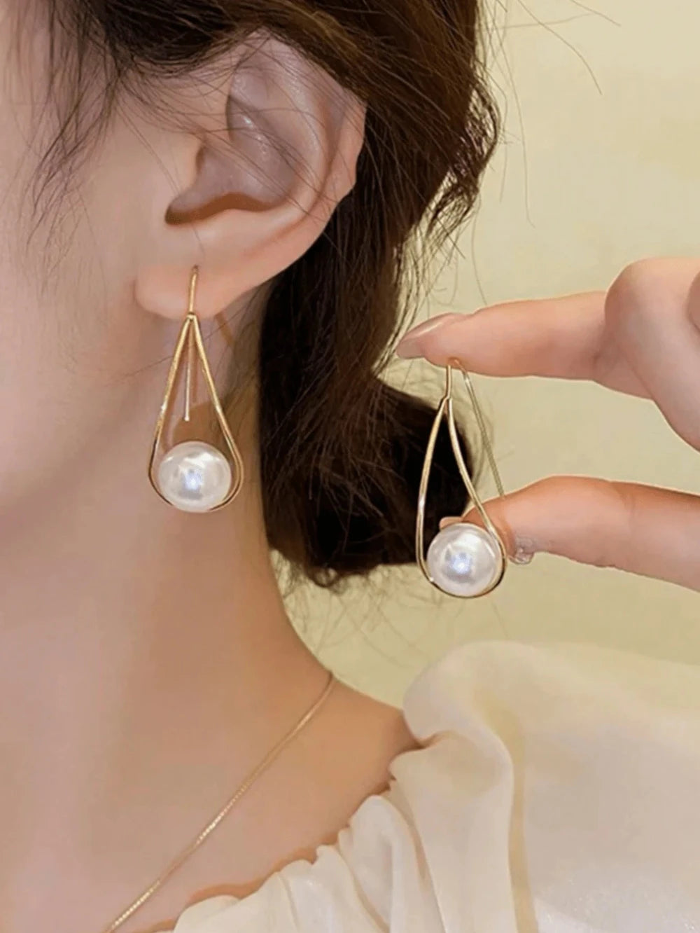 Elegant Teardrop Faux Pearl Drop Earrings