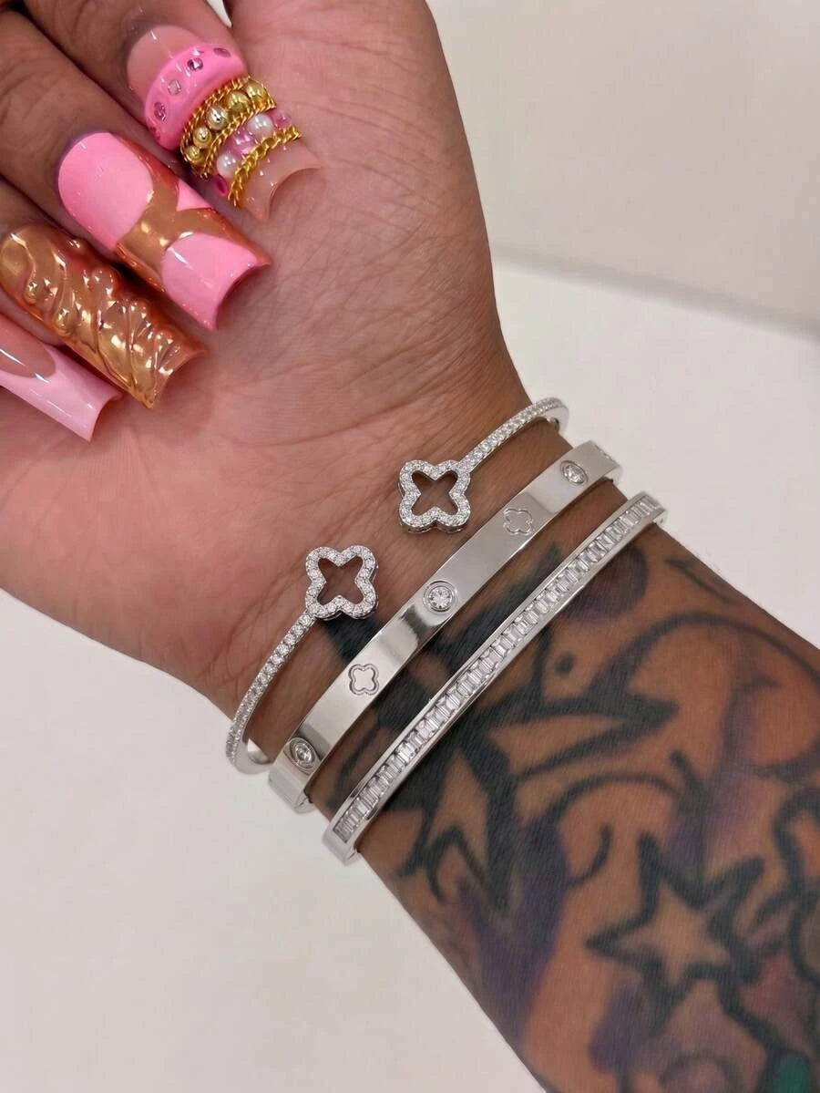 Gold Clover Bracelet Set