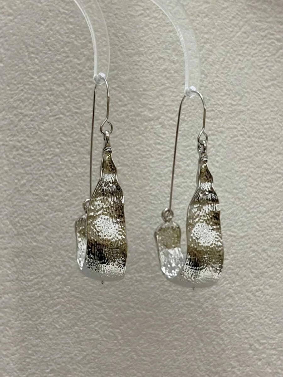 Asymmetrical Geometric Curved Stud Earrings