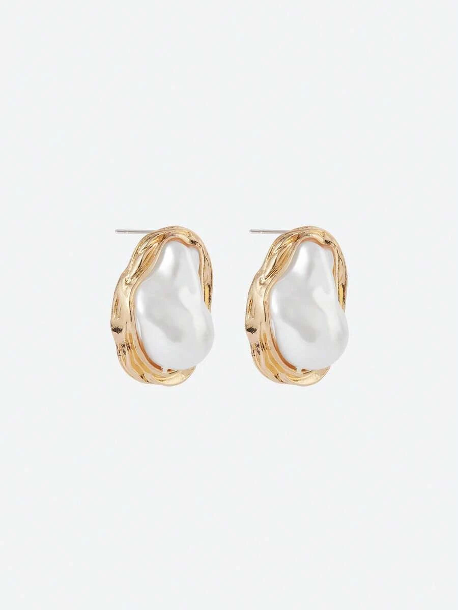 Vintage Elegant Pearl Stud Earrings