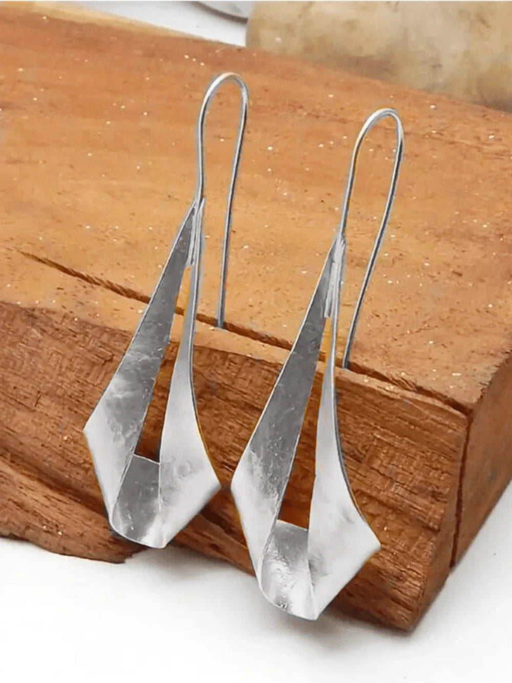 Vintage Hollow Geometric Pendant Earrings