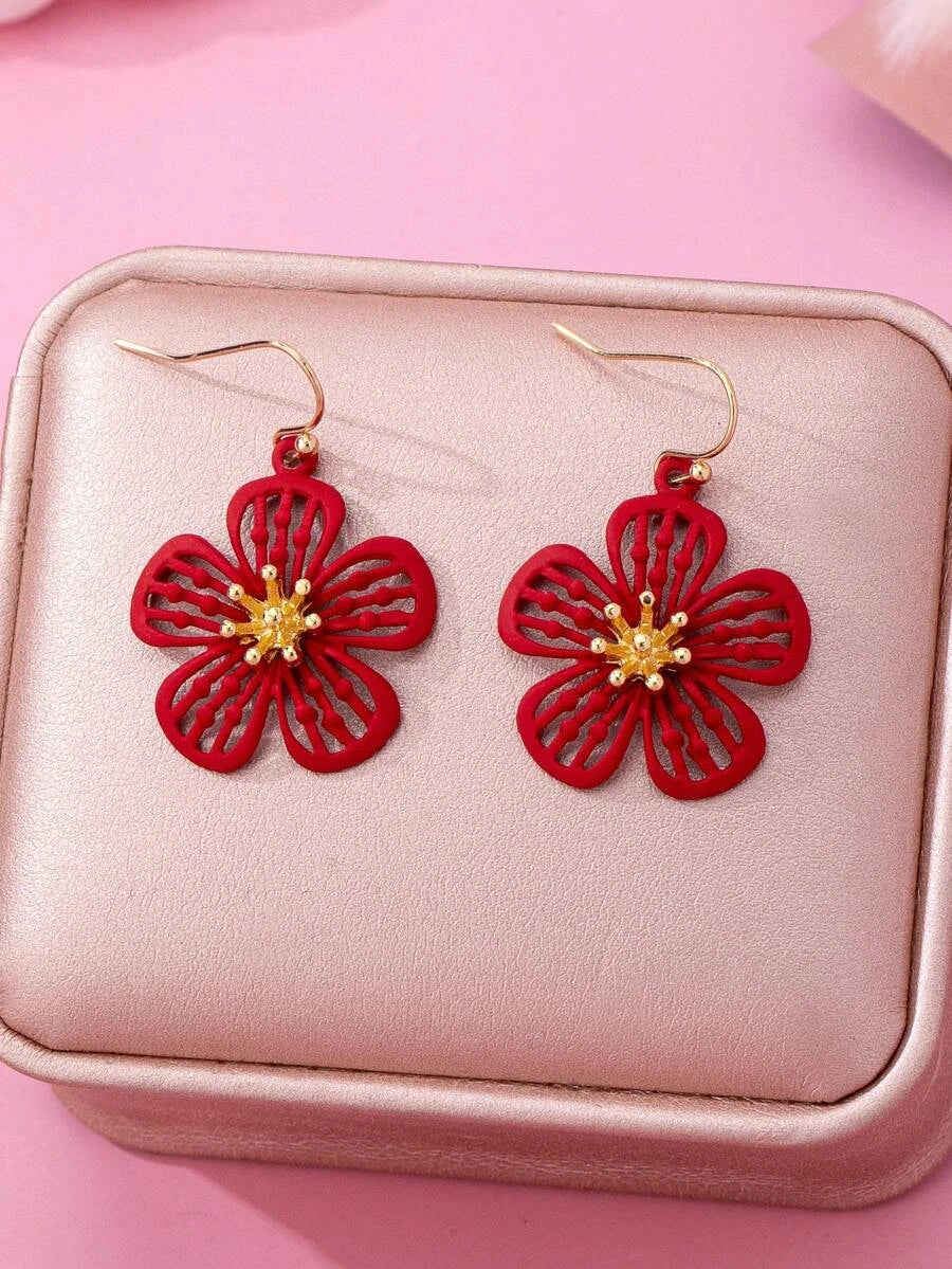 Minimalist Gold Hollow Pendant Earrings