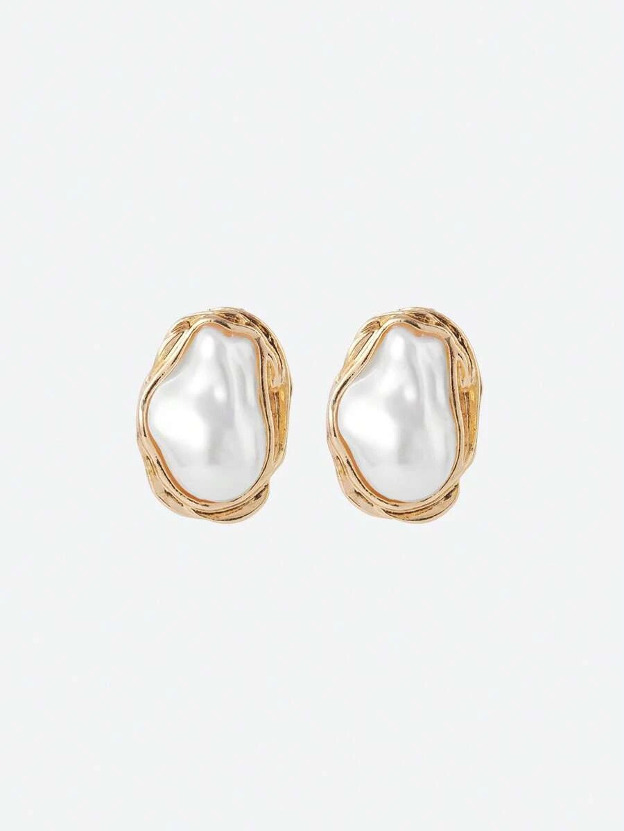 Vintage Elegant Pearl Stud Earrings