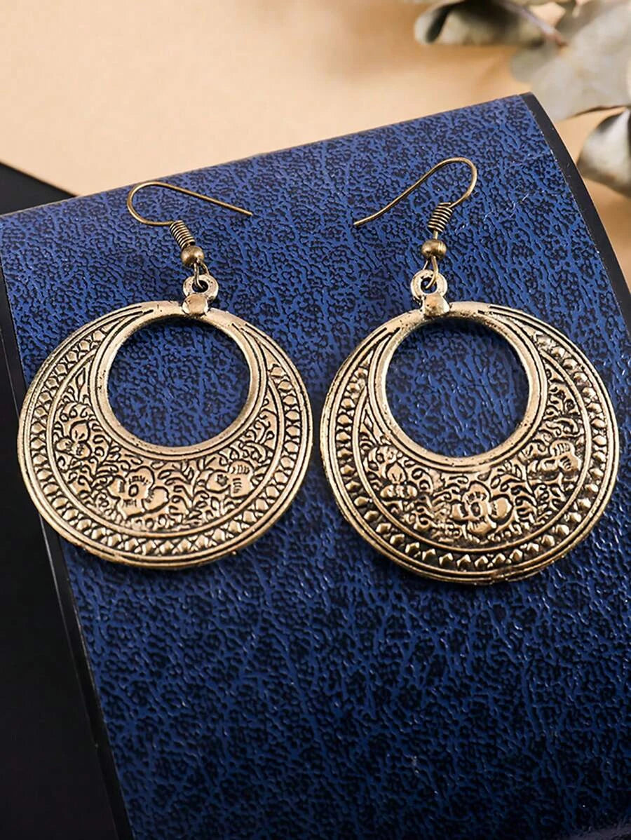 Retro Circular Pendant Totem Earrings