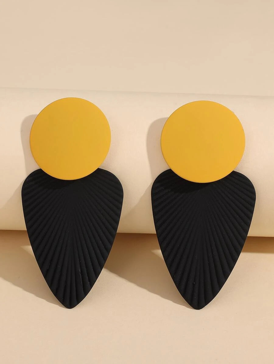 Exaggerated Pearl Leaf Stud Earrings