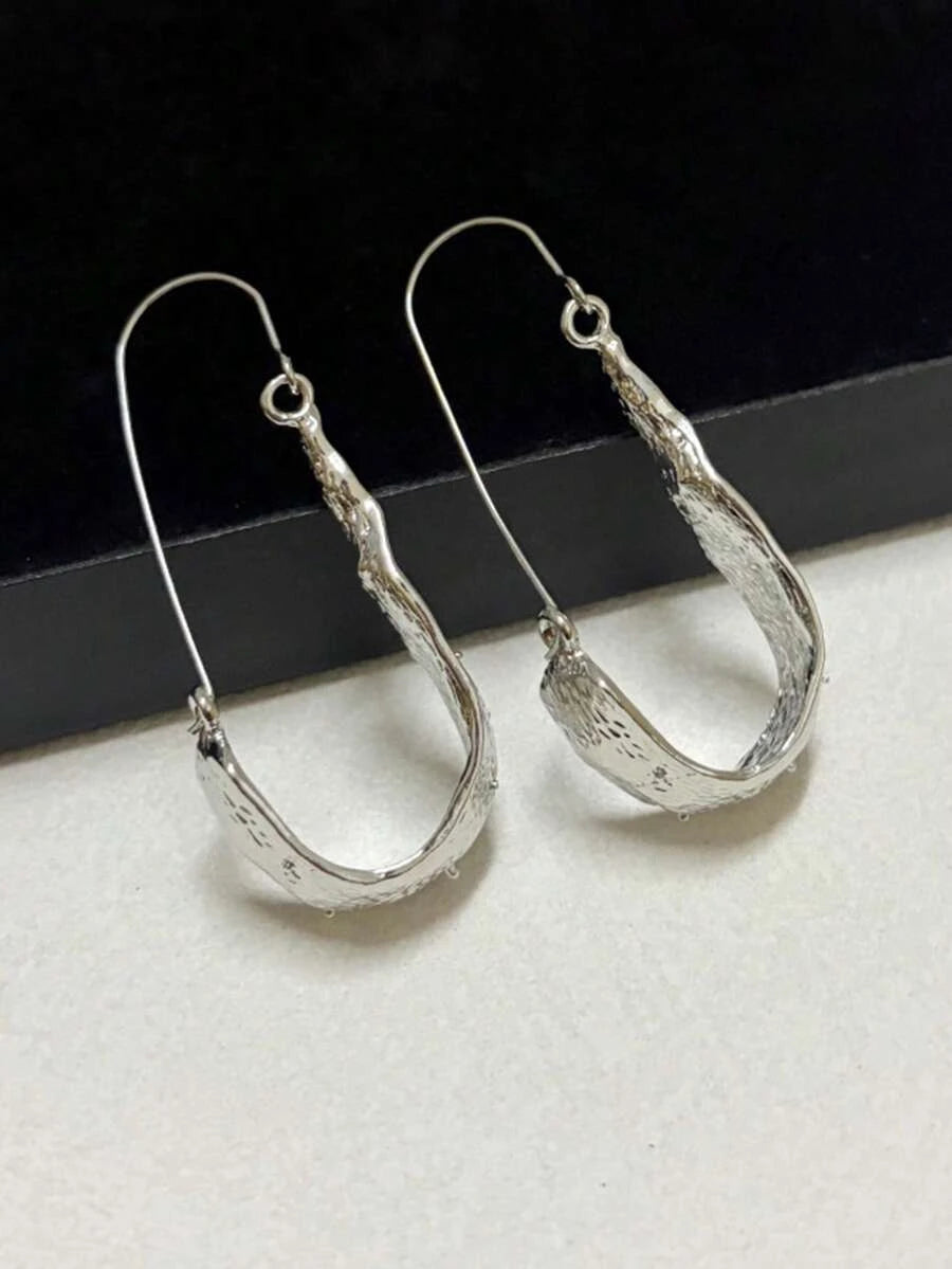 Asymmetrical Geometric Curved Stud Earrings